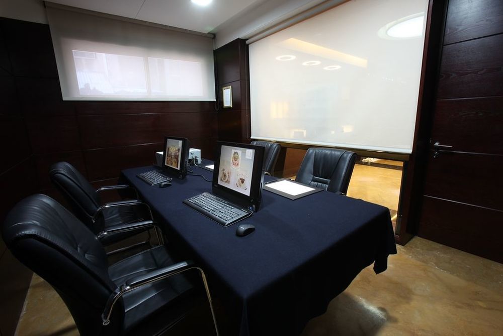Coral Beirut Al Hamra Hotel Εξωτερικό φωτογραφία