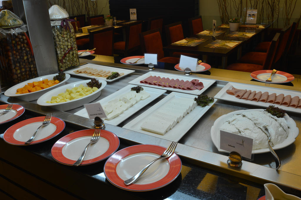 Coral Beirut Al Hamra Hotel Εξωτερικό φωτογραφία