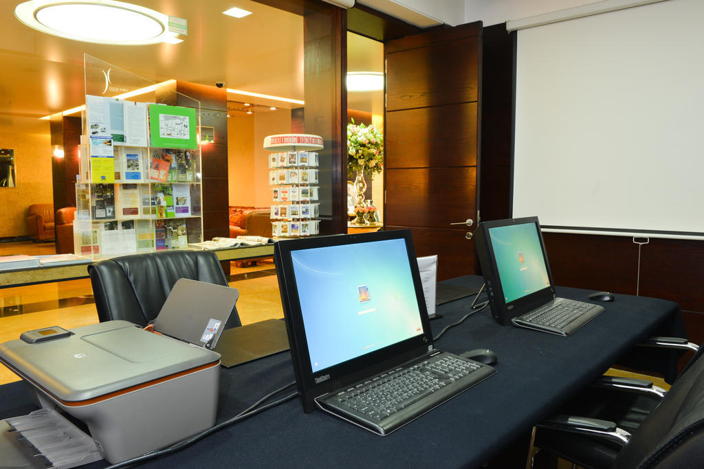 Coral Beirut Al Hamra Hotel Εξωτερικό φωτογραφία