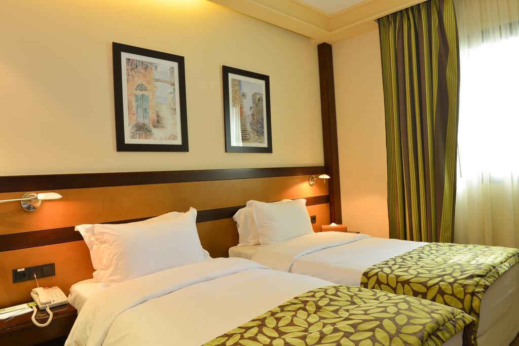 Coral Beirut Al Hamra Hotel Εξωτερικό φωτογραφία
