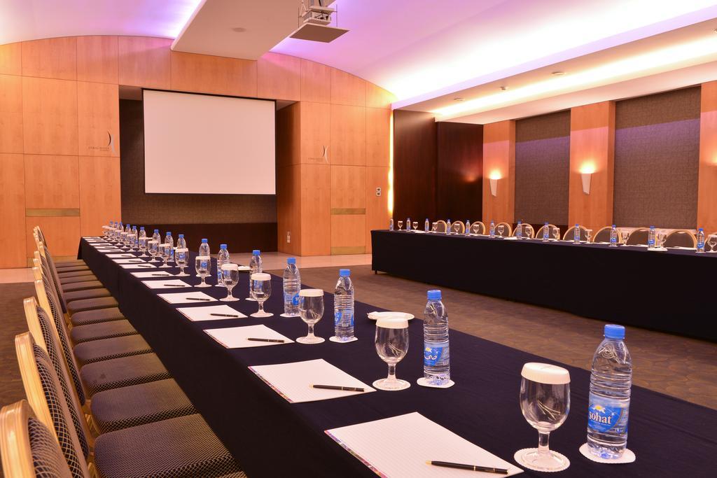 Coral Beirut Al Hamra Hotel Εξωτερικό φωτογραφία