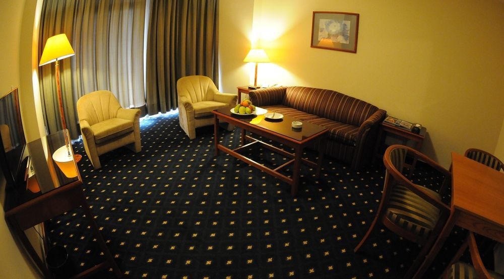 Coral Beirut Al Hamra Hotel Εξωτερικό φωτογραφία