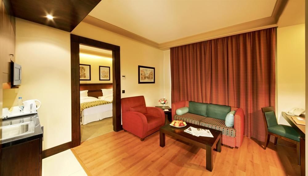Coral Beirut Al Hamra Hotel Εξωτερικό φωτογραφία