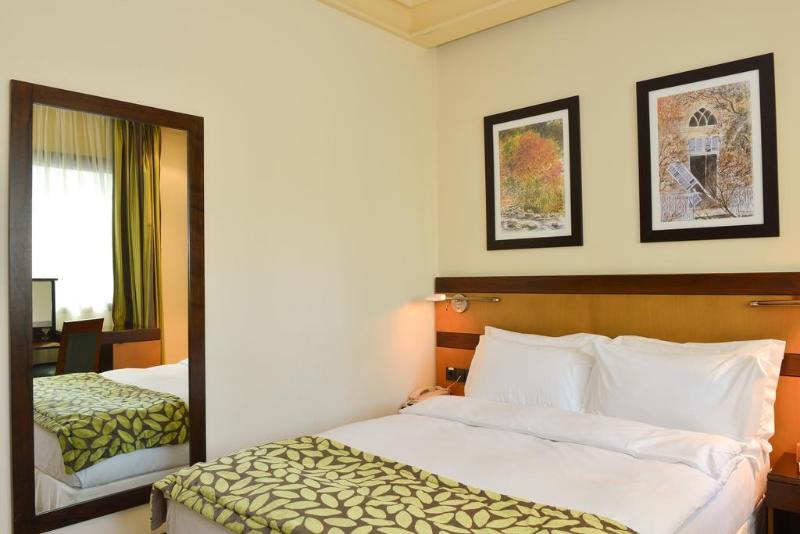 Coral Beirut Al Hamra Hotel Εξωτερικό φωτογραφία
